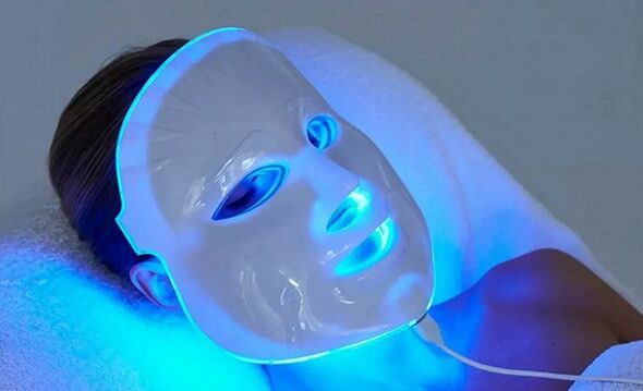 LED light therapy treatment can combat age-related facial skin changes