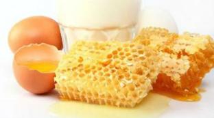 Egg-Facial Rejuvenation Honey Mask